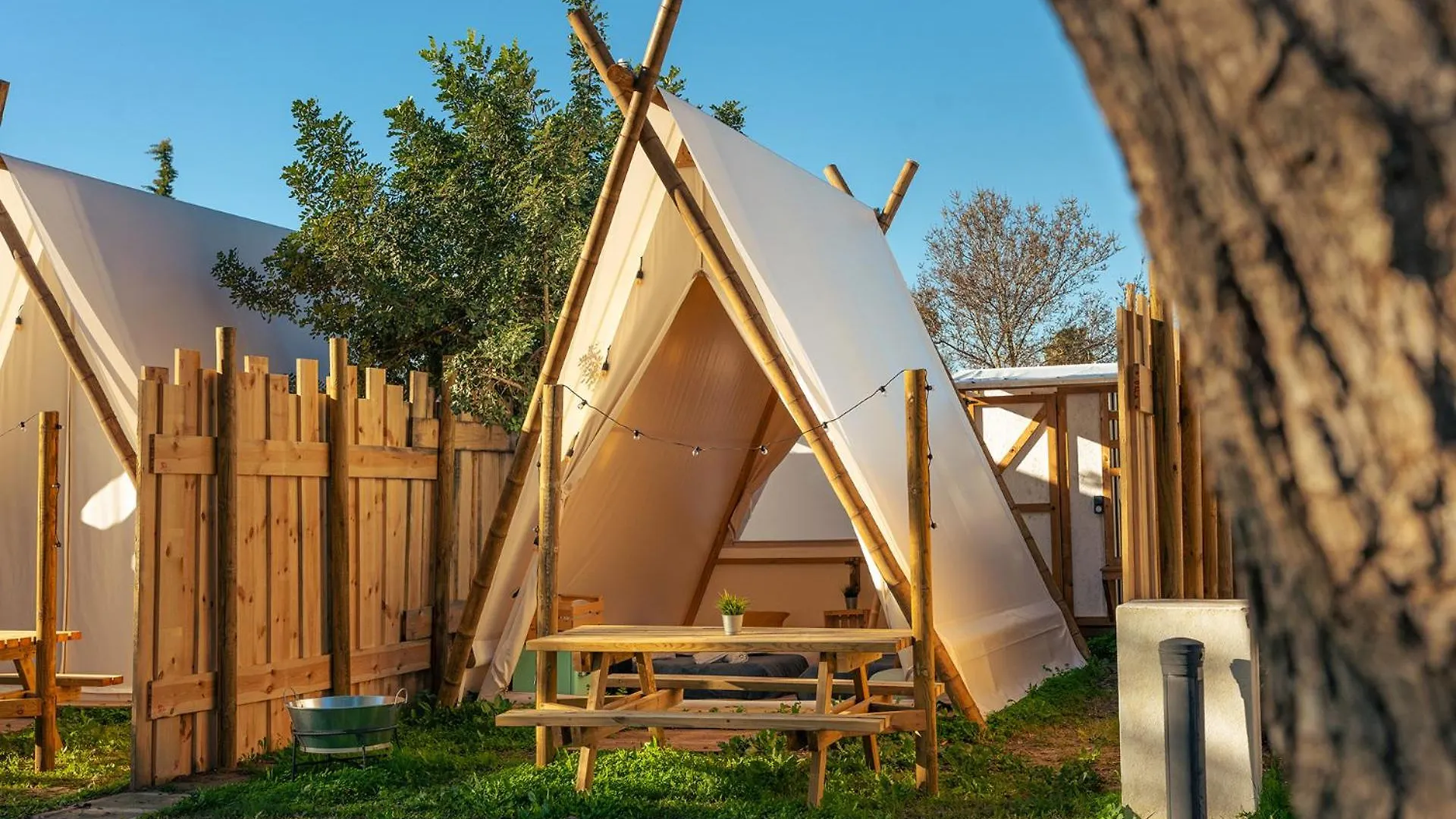 Luxury tent Kampaoh Lago De Arcos Arcos de la Frontera Spain