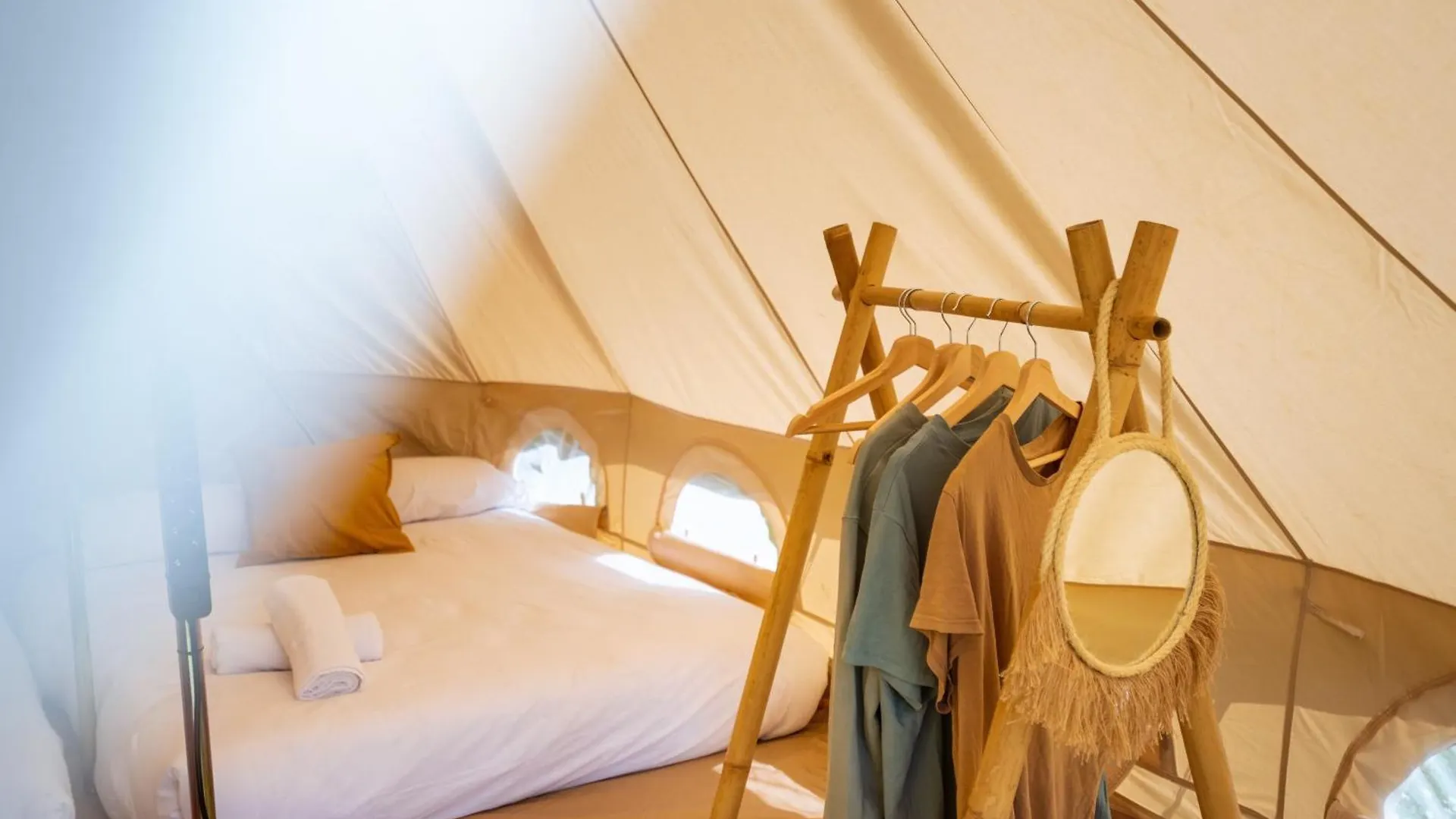 Kampaoh Lago De Arcos Arcos de la Frontera Luxury tent